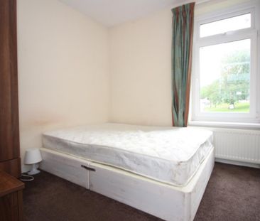 2 bedroom Flat to rent in Station Road, South Gosforth, Newcastle U... - Photo 3