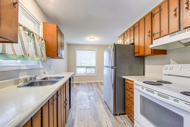 For Lease - 2369 Coldstream Drive, Burlington, Ontario - Photo 1