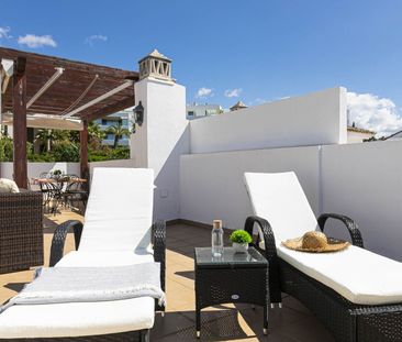 Top Floor Apartment in Benahavís - Photo 2
