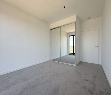 Spacious Three-Level Townhouse with Workshop & Dual Outdoor Living - Photo 4