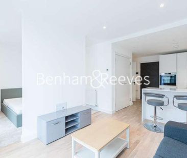 Greenleaf Walk, Southall, UB1 - Photo 5