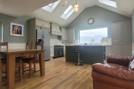 Stunning period farmouse - Photo 5