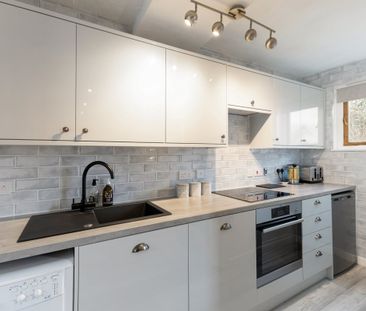 2 bedroom terraced house to rent - Photo 4