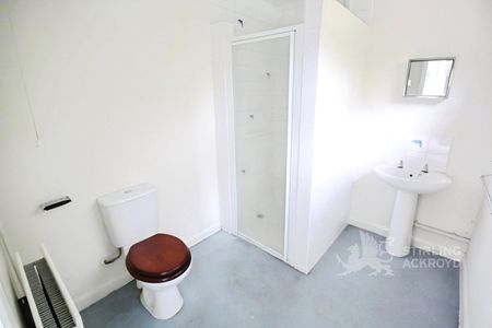 Hunts Close, Guildford, GU2 8LS - Photo 4