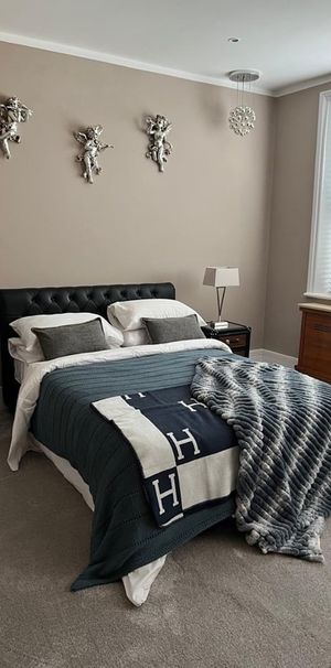 Room in a Shared House, Queensberry Place, SW7 - Photo 1