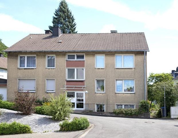 3-Zimmer-Wohnung im 1. OG mit Balkon und Tageslichtbad - Foto 1