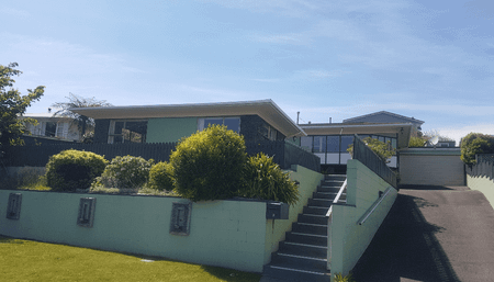 3 bedroom with sea views - Photo 3