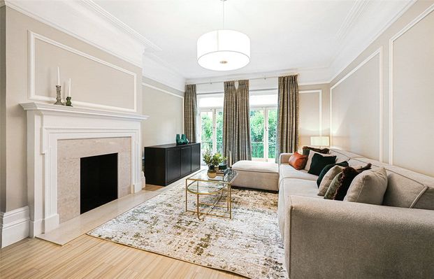 A three bedroom apartment of approximately 1,672 square feet. - Photo 1