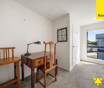 Modern Fully Furnished Family Home in Te Atatu South - Photo 5