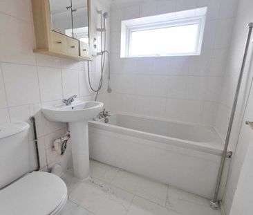 Burns Drive, HEMEL HEMPSTEAD - Photo 4