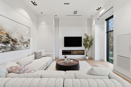 For Lease - 2088 James Street, Burlington, Ontario - Photo 2