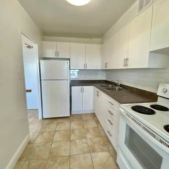 SOUTH EXPOSURE!!! UNIT 2-BEDROOM APARTMENT - Photo 1