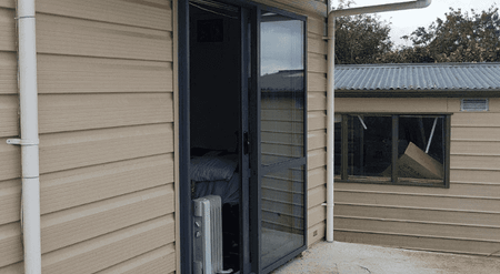 Lovely 1 bedroom self contained unit. - Photo 5