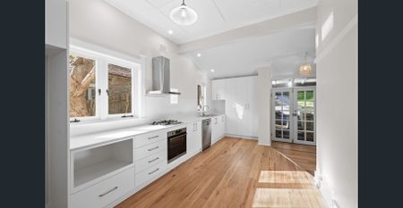 Beautifully Renovated California Bungalow in Leafy Lane Cove - Photo 3