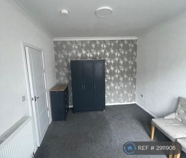 4 bedroom terraced house to rent - Photo 2