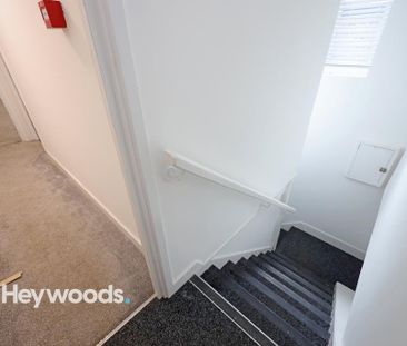 4 bedroom house of multiple occupation to rent - Photo 2