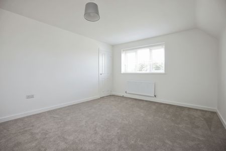 3 bedroom house to rent Marram Crescent, Harpole, Northampton, NN7 - Photo 4
