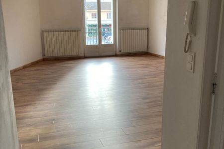 APPARTEMENT EYRAGUES 730 € CC - Photo 2