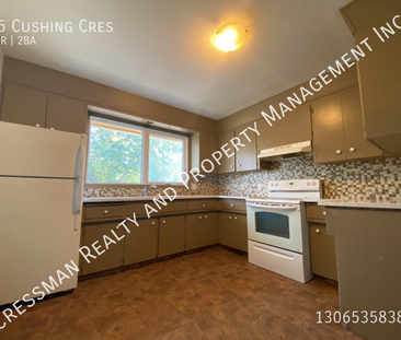 3 Bedroom, 2 Baths Duplex with Basement - Photo 2