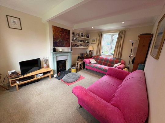 4 bedroom semi-detached house to rent - Photo 1