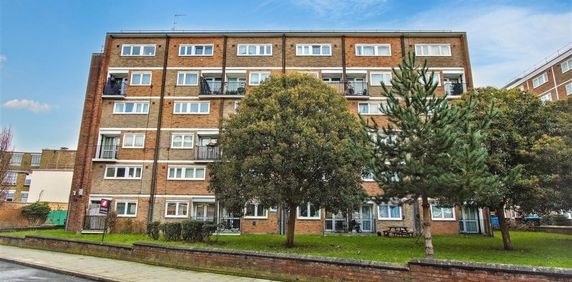 3 Bed Maisonette, Tomson House, SE1 - Photo 2