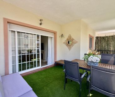 2 Bedroom Apartment For Rent in Nueva Andalucía, Málaga - Photo 4