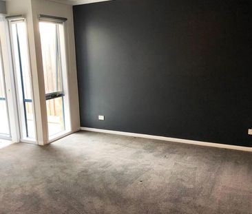 CONVENIENTLY LOCATED TOWNHOUSE - Photo 5