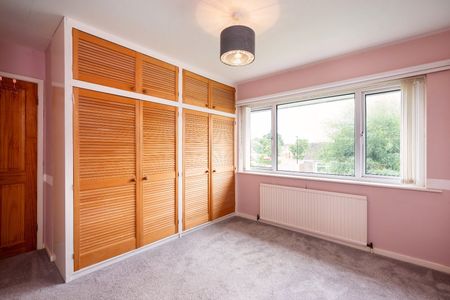 4 bedroom semi-detached house to rent - Photo 3