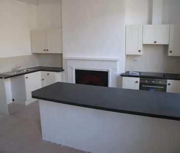 2 bed flat to rent in High Street, Leominster, HR6 - Photo 3