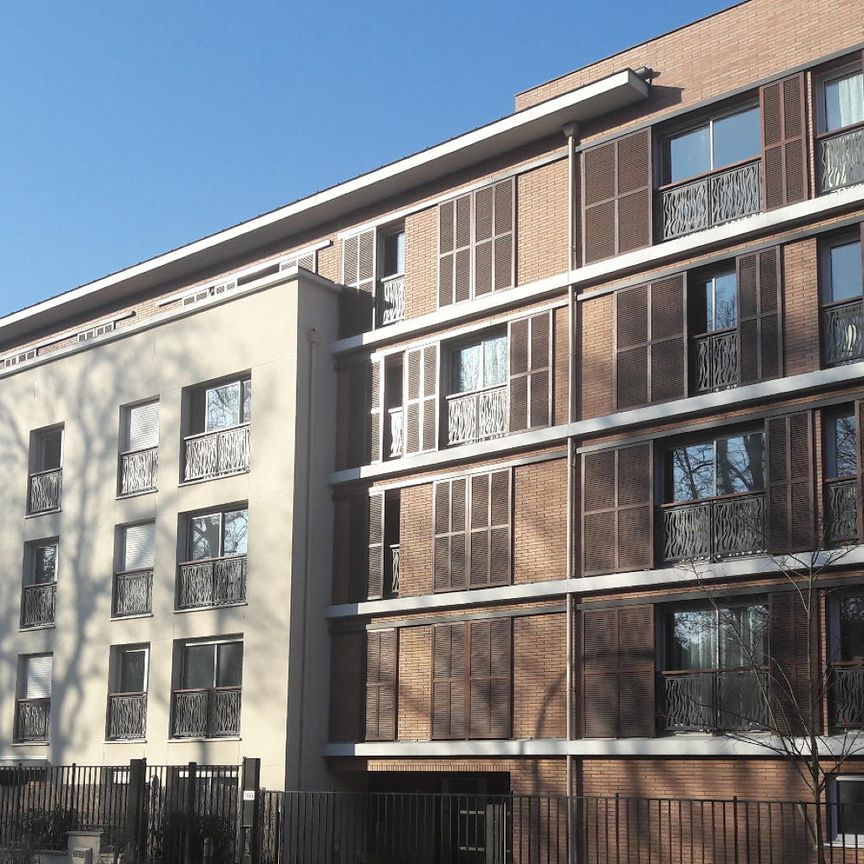 location Appartement T2 DE 42.28m² À LE CHESNAY - Photo 1
