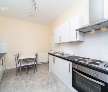 4 bedroom terraced house to rent - Photo 6