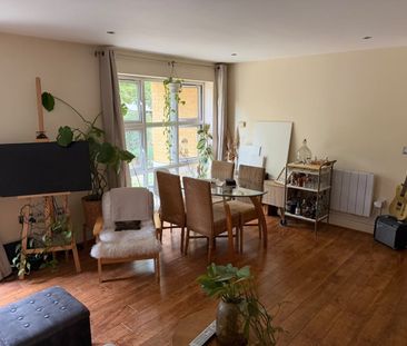 1 Bed Flat, Pembroke House, SW4 - Photo 3