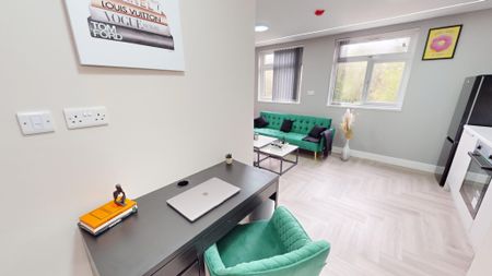 Co-Living Studio 6, 166 Park Hill Road Harborne - Photo 2