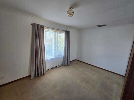 15 Keats Crescent - Photo 5