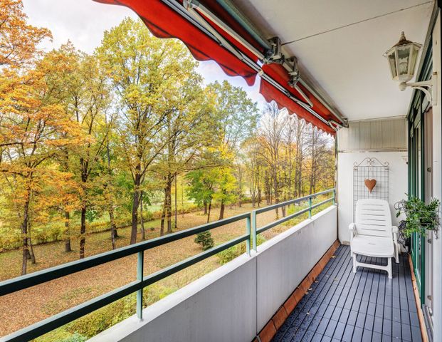 Charming 3-room apartment in Bogenhausen - Photo 1