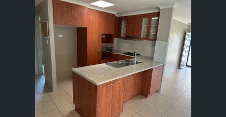 4 BEDROOM HOME IN A QUIET STREET - Photo 4