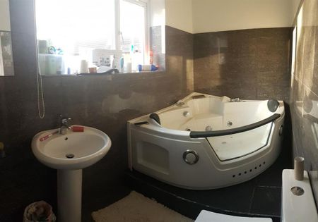 8 bedroom house to rent - Photo 4