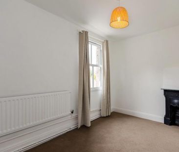 3 bedroom end of terrace house to rent - Photo 5