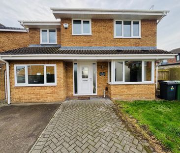 4 bedroom detached house to rent - Photo 3