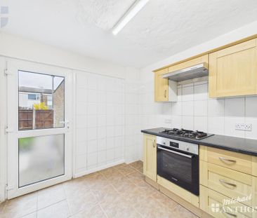 3 bedroom semi-detached house to rent - Photo 5