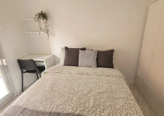 Carrer de Sant Lluís Bertran, Torrent, Valencian Community 46900