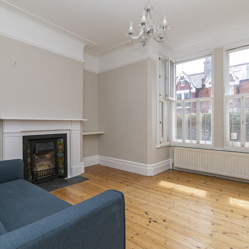 2 Bed End Terrace, Tintagel Crescent, SE22 - Photo 1