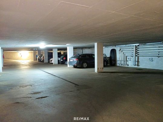 2 Zimmer + Loggia + Garagenplatz, toller Ausblick (4. Liftstock), Küche separat. - Photo 1