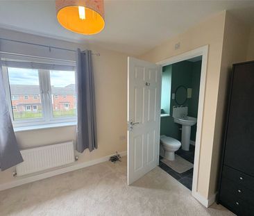 Hornchurch Square, Farnborough, Hampshire, GU14 - Photo 5