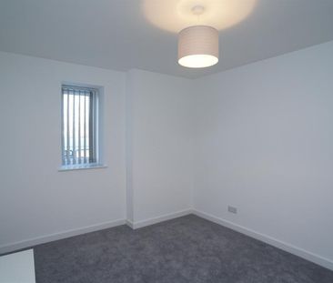 1 bedroom Flat To Let - Photo 1