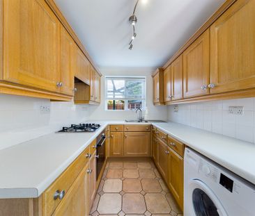 3 bed end of terrace house to rent in Kite Wood Road, Penn, HP10 8HH - Photo 4