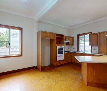 4 Hinkler Street, Mayfield NSW 2304 - Photo 2