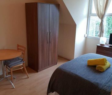 Studio to rent - Photo 6