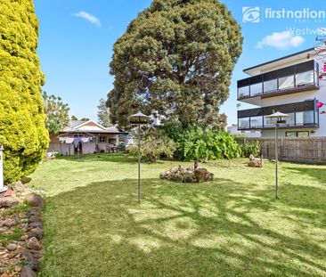 Charming Cottage - Photo 5