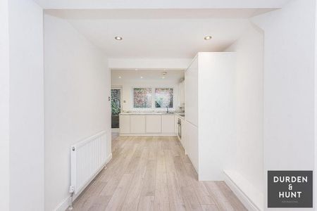 3 bedroom end of terrace house to rent - Photo 4